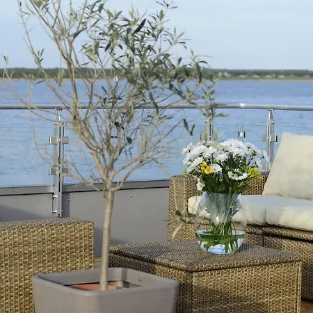 Floating-haus Meerferien Botel *