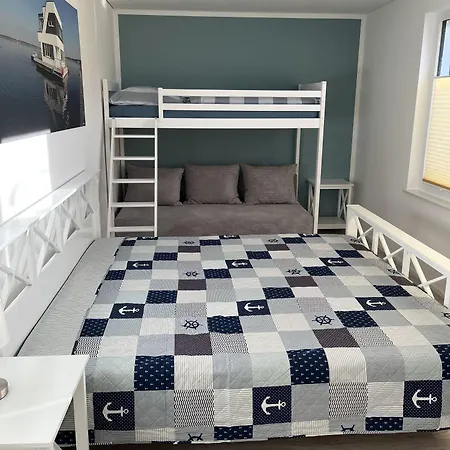 Floating-haus Meerferien Botel *